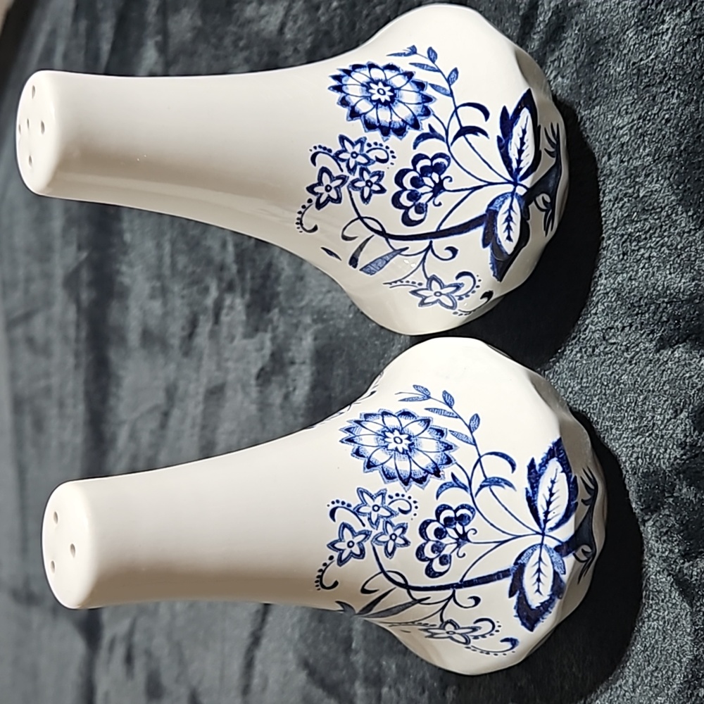 Vintage  J &K Meakin Nordic Salt/Pepper shakers - Picture 4 of 5